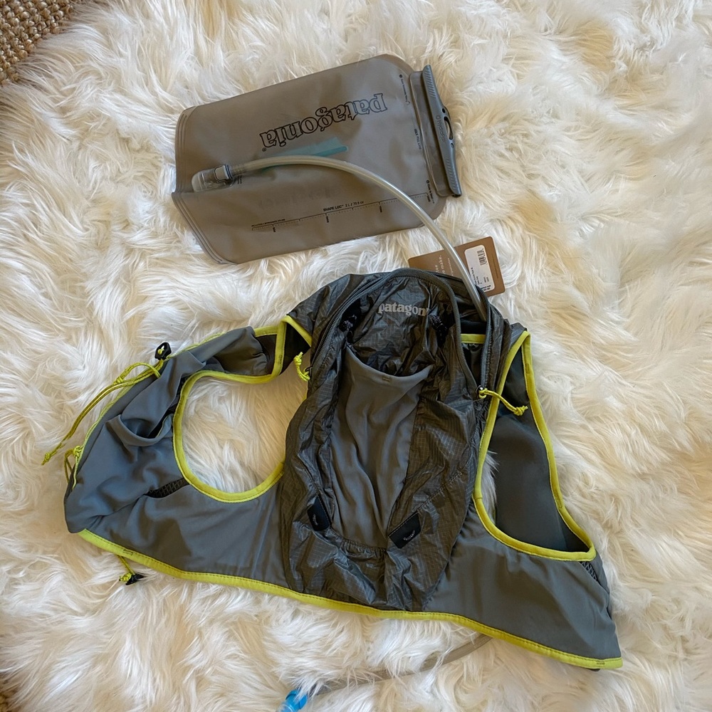NEW WITH TAGS Patagonia running vest.